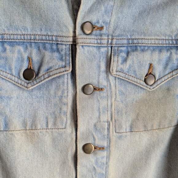 Vintage Denim jacket - Picture 4 of 9